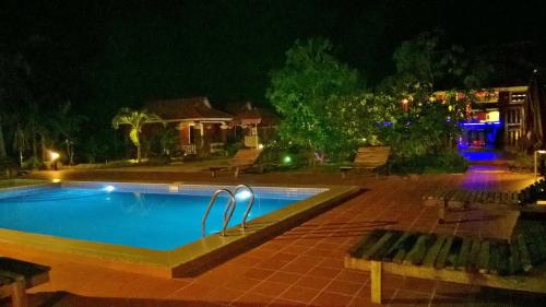 La alberca dentro o cerca de Phoumrumduol Bungalow