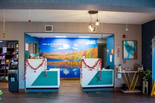 Postel nebo postele na pokoji v ubytování La Quinta Inn & Suites by Wyndham Fayetteville I-95