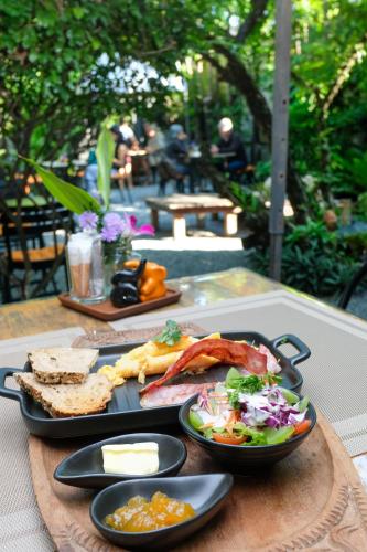 Menjar a l'hotel o a prop