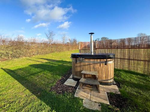 En have udenfor Oak Hut - Uk51025