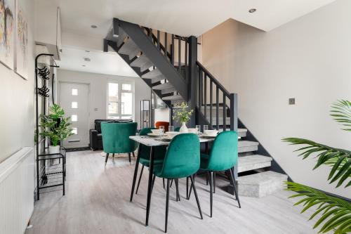 Φωτογραφία από το άλμπουμ του Modern Terrace, 2 Bathroom, Patio, Free Parking στο Μπέντφορντ