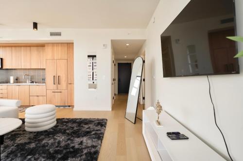 Sky High at Beaudry 2 Bed Apt WITH FREE PARKING photo 31