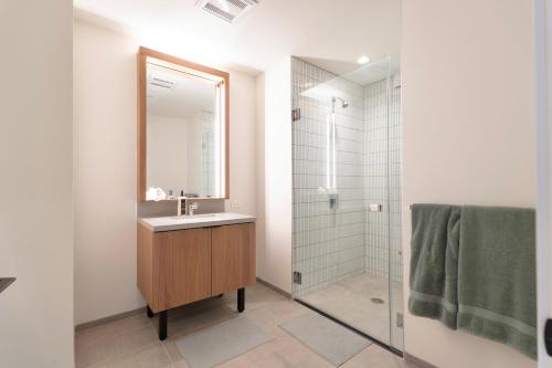 Sky High at Beaudry 2 Bed Apt WITH FREE PARKING photo 26