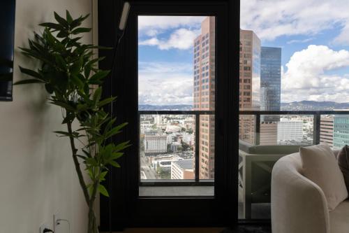 Sky High at Beaudry 2 Bed Apt WITH FREE PARKING photo 49