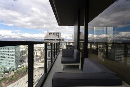 Sky High at Beaudry 2 Bed Apt WITH FREE PARKING photo 45
