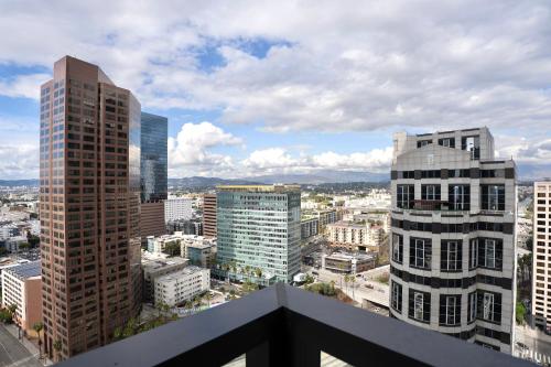 Sky High at Beaudry 2 Bed Apt WITH FREE PARKING photo 57