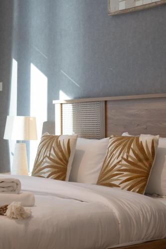 Nivis find- Bay square -1 BHK