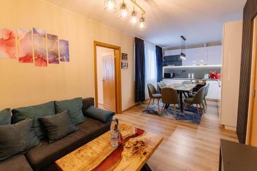 1 minute to main Street Grafa, NDK, FREE Parking, 3BDR