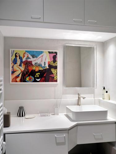 12ve Plaka, a Chic Apartment in the Heart of Plaka