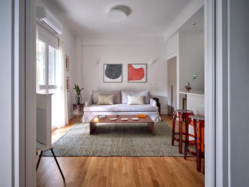 12ve Plaka, a Chic Apartment in the Heart of Plaka