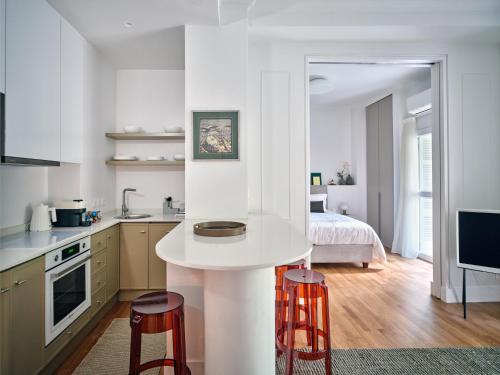 12ve Plaka, a Chic Apartment in the Heart of Plaka