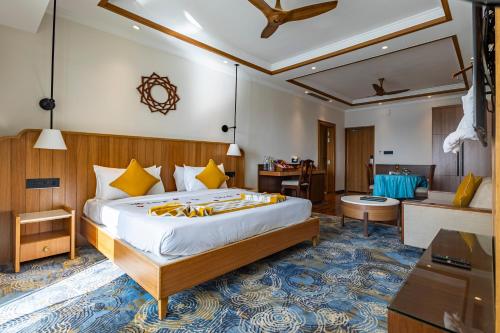 Llit o llits en una habitació de Divine Resort & Spa