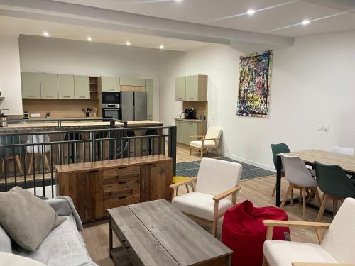 Køkken eller tekøkken på Maison de ville rénovée - Carc'apparts - terrasse