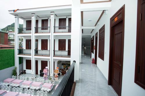 Galería fotográfica de Nhà Nghỉ Trần Hưng Đạo 186 en Na Ngô