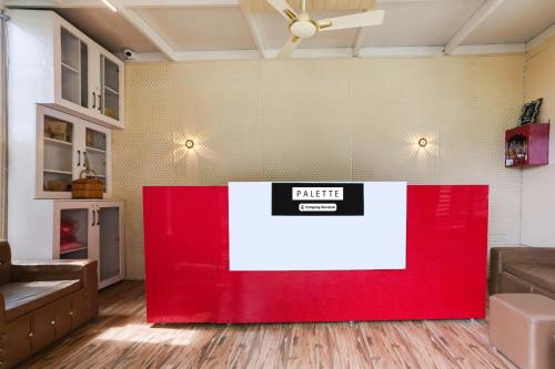 Un lugar para sentarse en Palette by CheckIn Bhatta Falls Mussorie