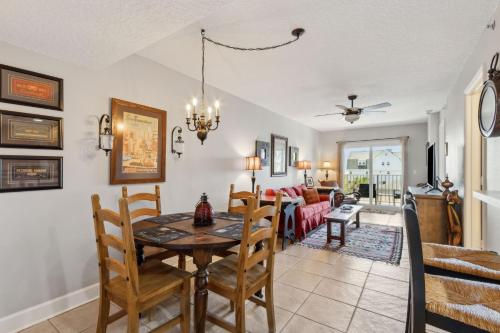 Posezení v ubytování Terraces at Beachside 302 condo