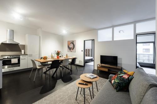 3 bedroom apartment near center of Prague