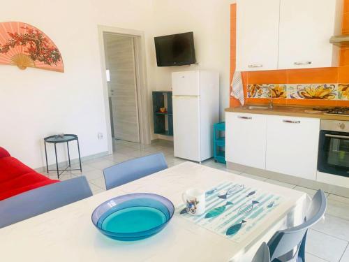 O bucătărie sau chicinetă la Mar Azul - Home salento com