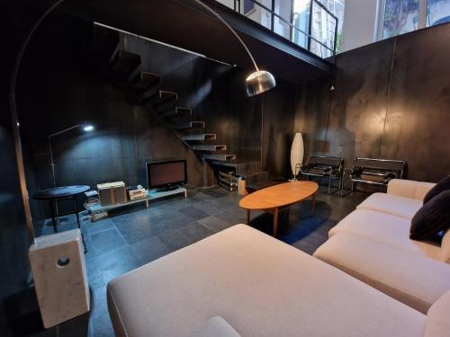 Exclusive designer apartment with private patio Matahacas bajo