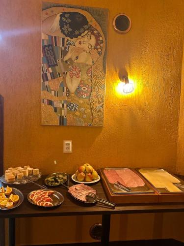 Jídlo v hotelu nebo okolí