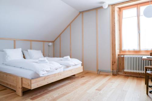 Afbeelding uit fotogalerij van Hôtel de la Maison de la Tourbière in Les Ponts-de-Martel