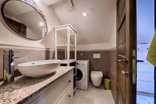 Koupelna v ubytování RIVA SUITE 2