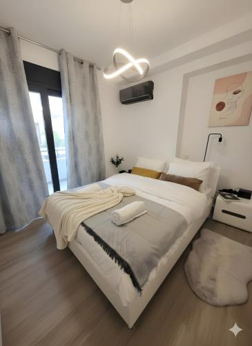 Spacious 2BR 6 Guests near Acropolis & 2 min to Syngrou Fix Metro