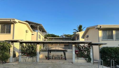 Budova, kde se aparthotel nachází