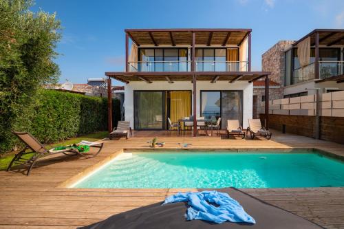 Swimmingpoolen hos eller tæt på Kalma Villa Tria