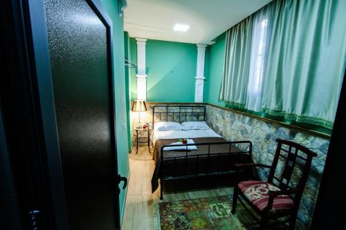 Кровать или кровати в номере Retro Hostel & Tours