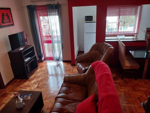 4 Bedrooms 2 Suites Balcony City View Flat