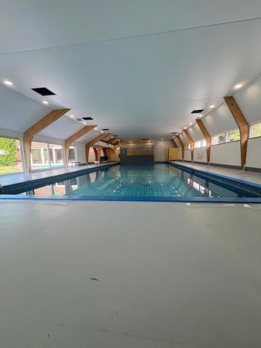 Bazén v ubytování Chalet Séquoia 140, nature, piscine,dogfriendly nebo v jeho okolí