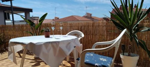 Sunny Beach Apartment - Big Terrace - Free WiFi