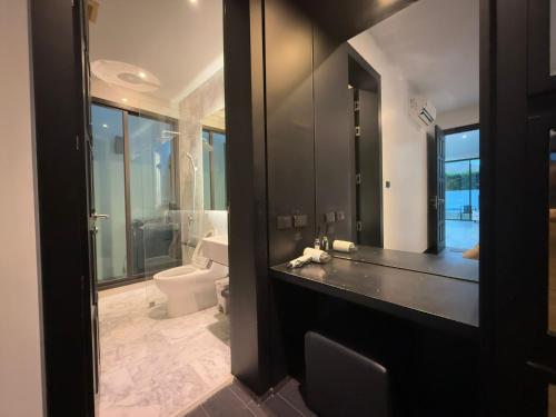 Koupelna v ubytování 2 Bedroom Pool villa Chalong