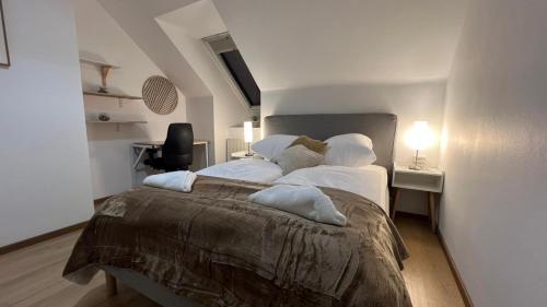 Lovely 3BR Apartment with Balcony near Rennweg station