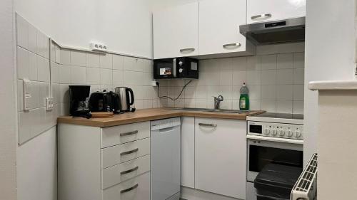 Lovely 3BR Apartment with Balcony near Rennweg station