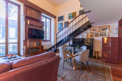 HOST4U - Suite la Scala at Palazzo dell'Orso in Milan City Center