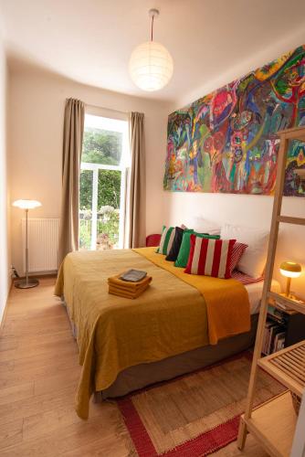 Green balcony & king size bed