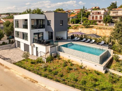 Villa A'more Seafront, Maslenica