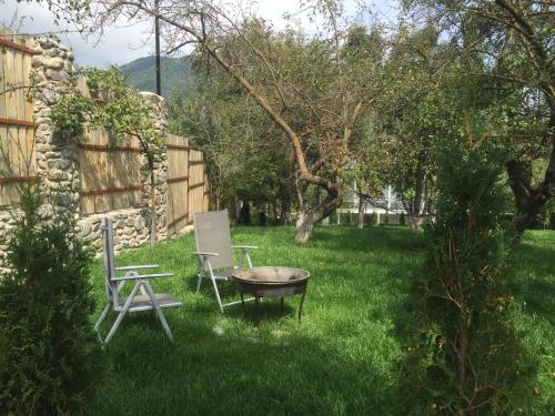 Κήπος έξω από το Villa Jrhogher Dilijan