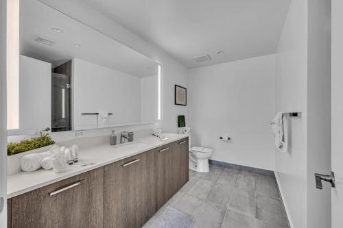 Waterline Corner Vies 2Br 2BA Suites photo 13