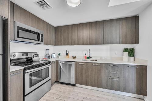Waterline Corner Vies 2Br 2BA Suites photo 15
