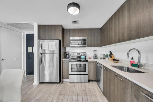 Waterline Corner Vies 2Br 2BA Suites photo 21