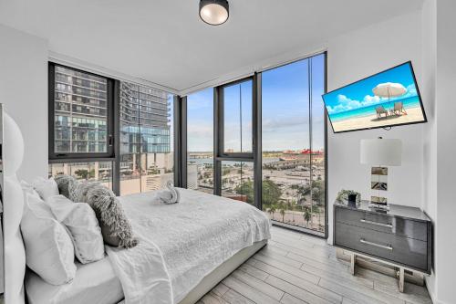 Waterline Corner Vies 2Br 2BA Suites photo 32