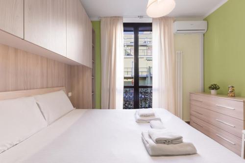 Modern apartment 10 min to Duomo, M3 Rogoredo