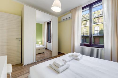 Modern apartment 10 min to Duomo, M3 Rogoredo