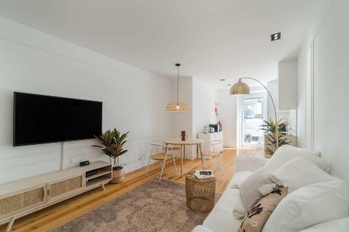 Ajuda Cozy Retreat with Patio