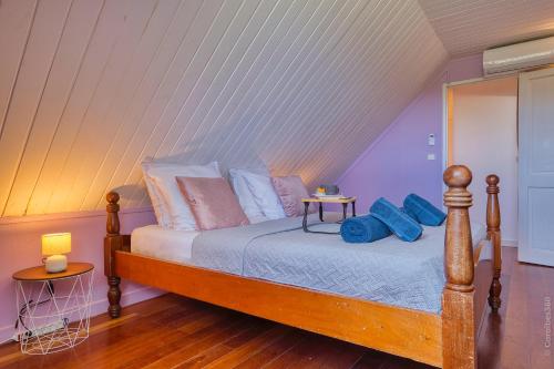 Ένα ή περισσότερα κρεβάτια σε δωμάτιο στο Villa Dezi F3 avec piscine