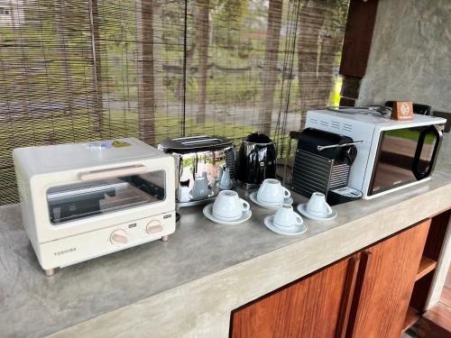 Set per la preparazione di tè e caffè presso San Kue Village - Chiang Mai Pool Villas