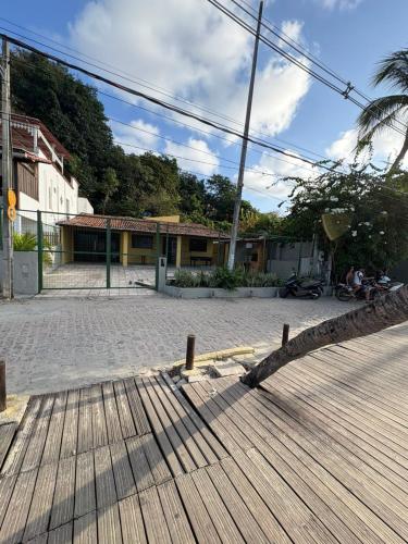 Το κτήριο όπου στεγάζεται  η παραθεριστική κατοικία